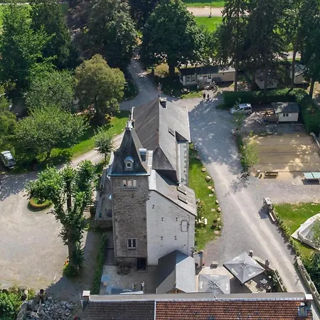 In A Castle From The 16th Century * 아이웨일